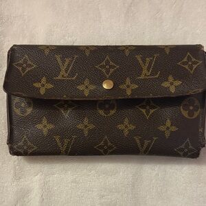 Louis Vuitton Brown Monogram Sarah Wallet